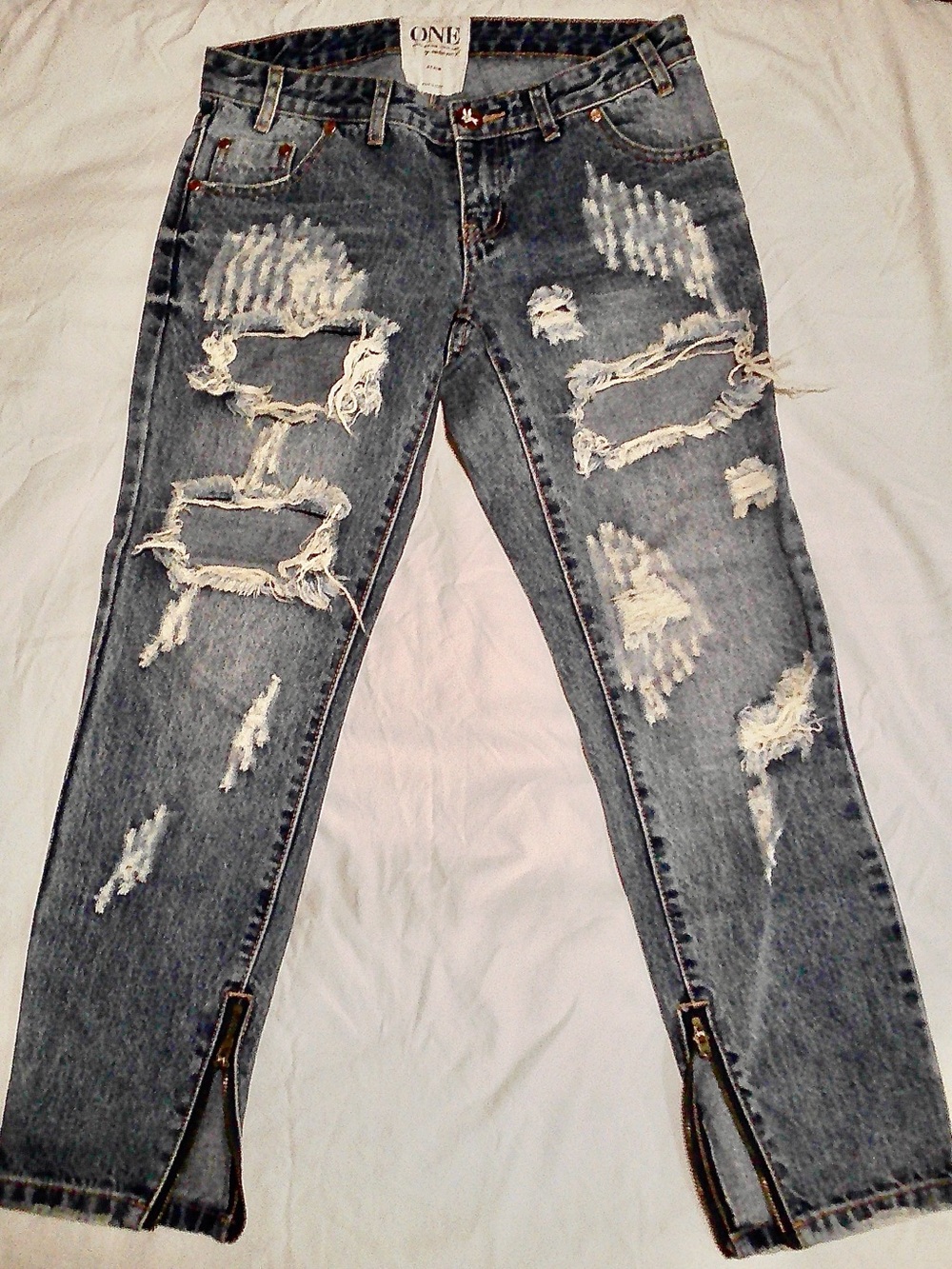 One Teaspoon Distressed Blue Jeans with Ankle Zippers – Size 26